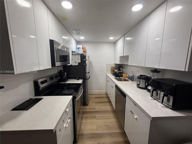 10822 N Kendall Dr S23, Miami, FL 33176