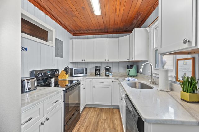 2006 S Ocean Blvd., North Myrtle Beach, SC 29582