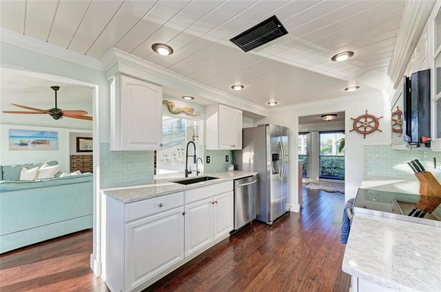 365 S SHORE DRIVE, Osprey, FL 34229