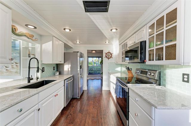 365 S SHORE DRIVE, Osprey, FL 34229