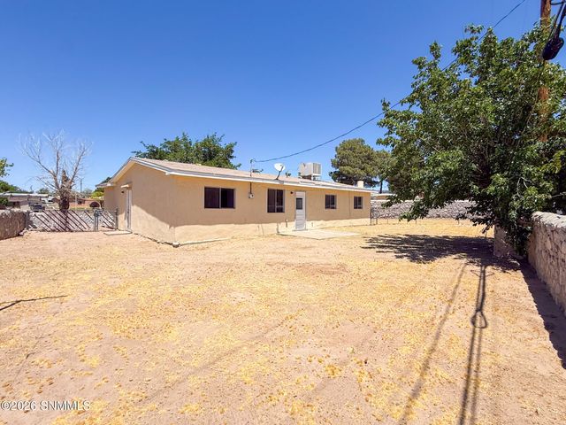 1974 Mahogany Drive, Las Cruces, NM 88001