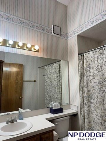 1423 N 159 Street, Omaha, NE 68118