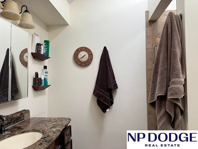 1423 N 159 Street, Omaha, NE 68118