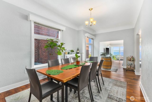 307 W Highland Drive, Seattle, WA 98119