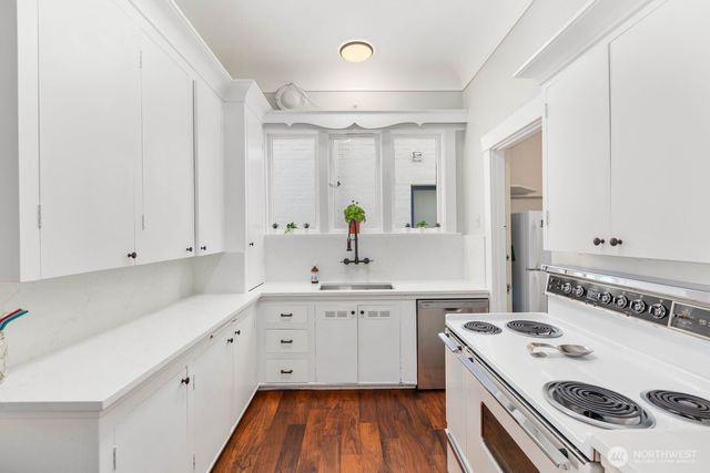307 W Highland Drive, Seattle, WA 98119
