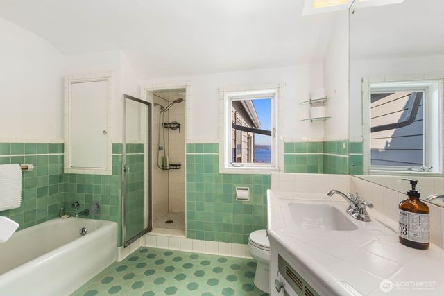 307 W Highland Drive, Seattle, WA 98119