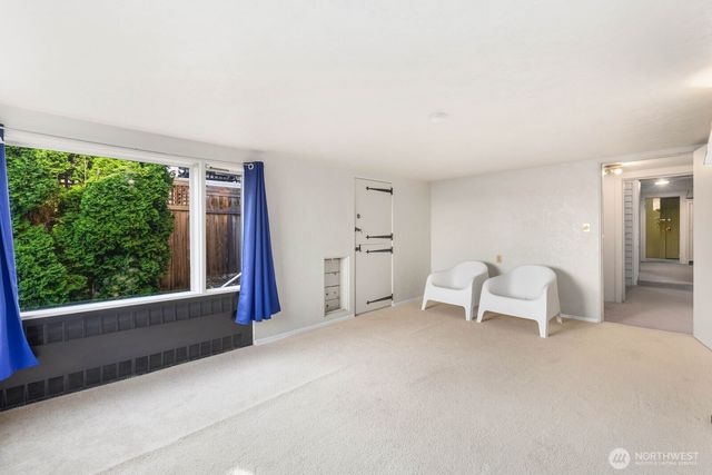 307 W Highland Drive, Seattle, WA 98119