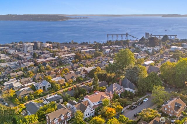 307 W Highland Drive, Seattle, WA 98119