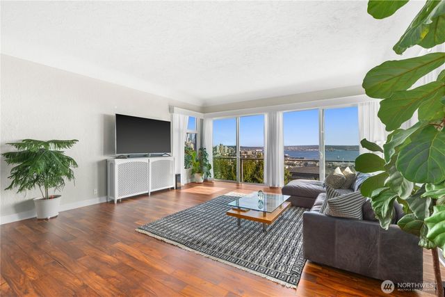 307 W Highland Drive, Seattle, WA 98119