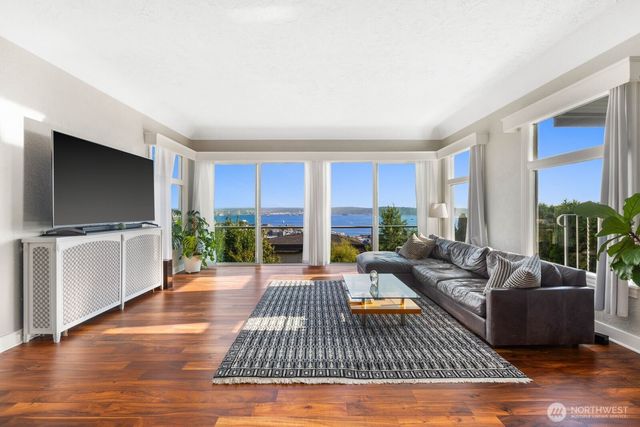 307 W Highland Drive, Seattle, WA 98119