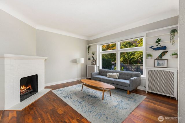 307 W Highland Drive, Seattle, WA 98119