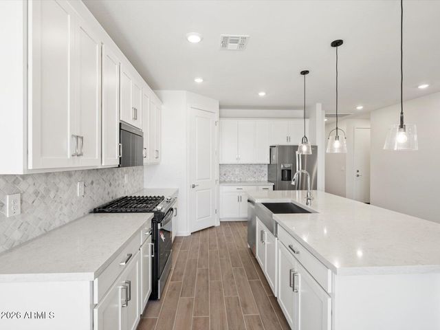 17680 W COLLEGE Drive, Goodyear, AZ 85395