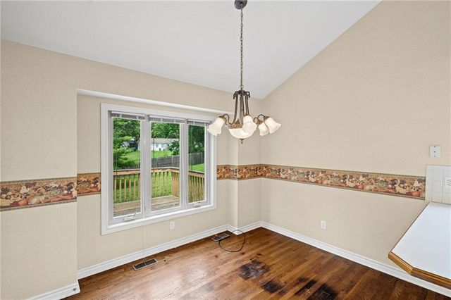 510 Ashurst Place, Lee's Summit, MO 64081