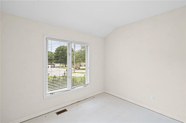 510 Ashurst Place, Lee's Summit, MO 64081