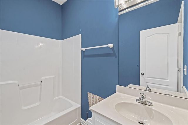 510 Ashurst Place, Lee's Summit, MO 64081