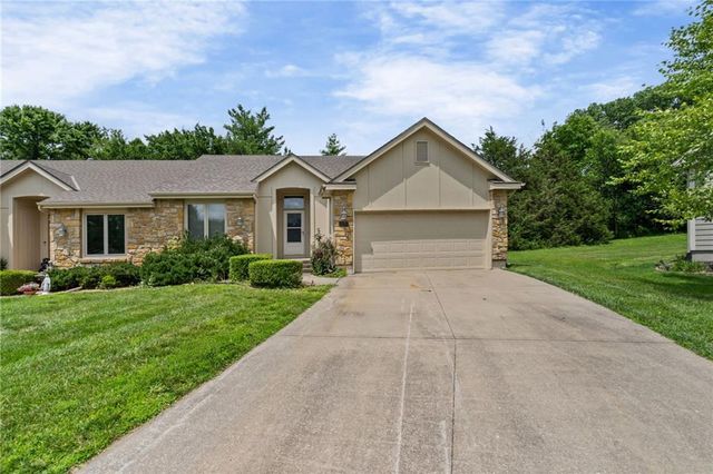 510 Ashurst Place, Lee's Summit, MO 64081
