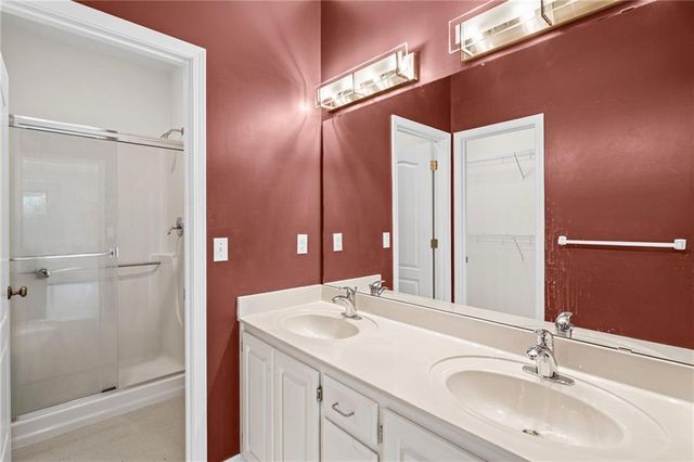 510 Ashurst Place, Lee's Summit, MO 64081