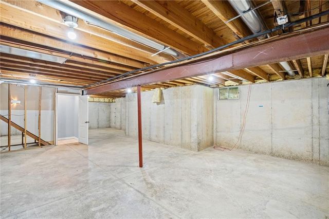510 Ashurst Place, Lee's Summit, MO 64081