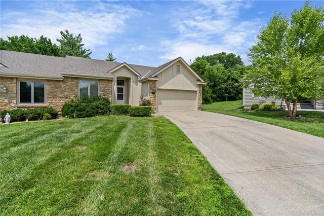 510 Ashurst Place, Lee's Summit, MO 64081