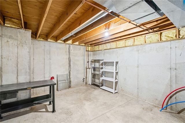 510 Ashurst Place, Lee's Summit, MO 64081