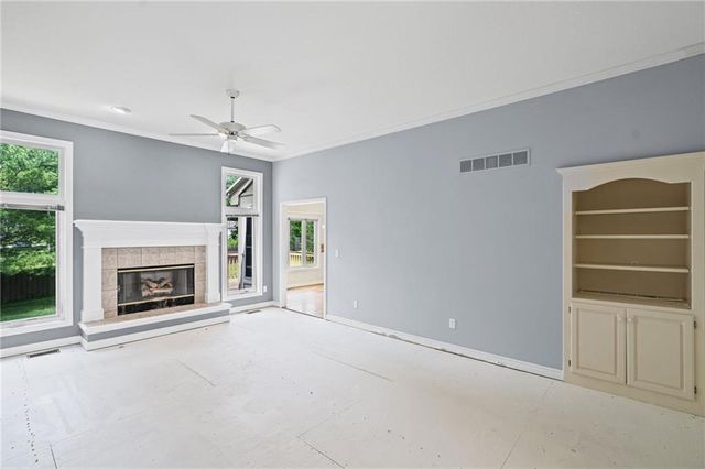 510 Ashurst Place, Lee's Summit, MO 64081