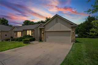 510 Ashurst Place, Lee's Summit, MO 64081