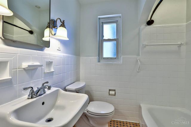 3805 Meadowlark Lane, Fairfax, OH 45227