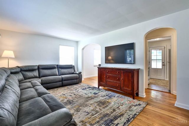 3805 Meadowlark Lane, Fairfax, OH 45227