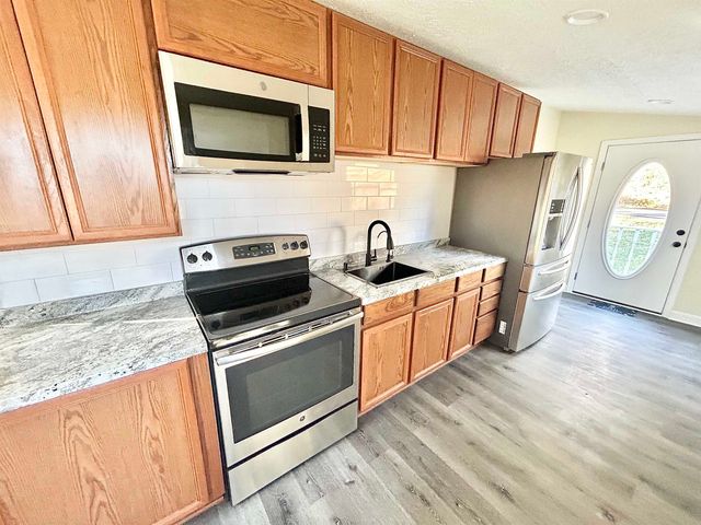 1294 E MAIN ST, Stanley, VA 22851