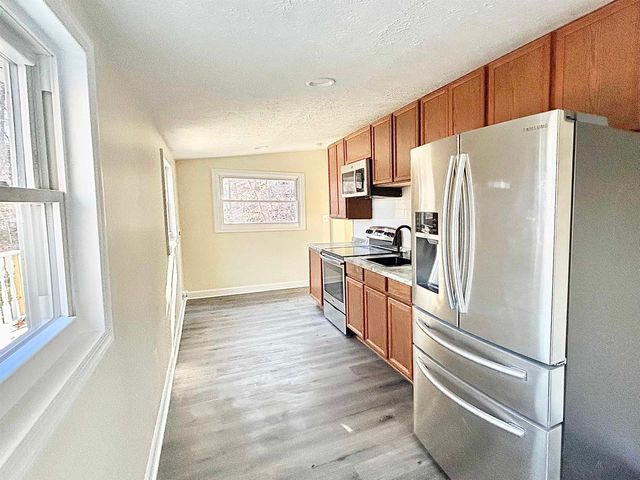 1294 E MAIN ST, Stanley, VA 22851