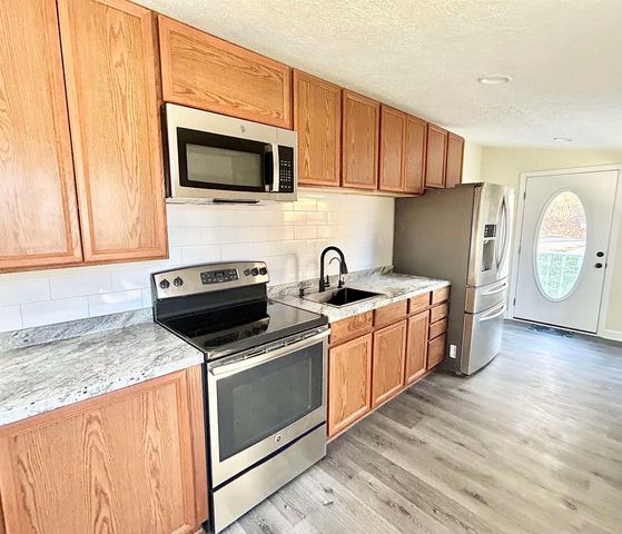 1294 E MAIN ST, Stanley, VA 22851