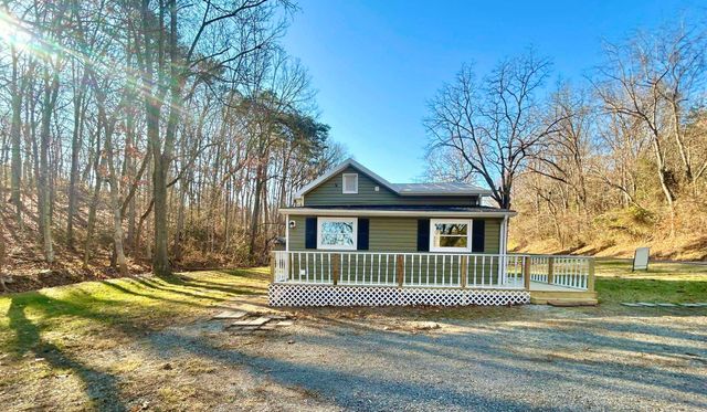 1294 E MAIN ST, Stanley, VA 22851