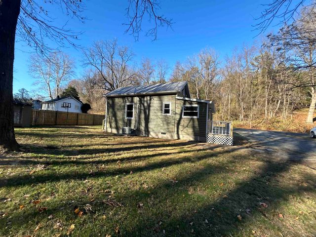 1294 E MAIN ST, Stanley, VA 22851