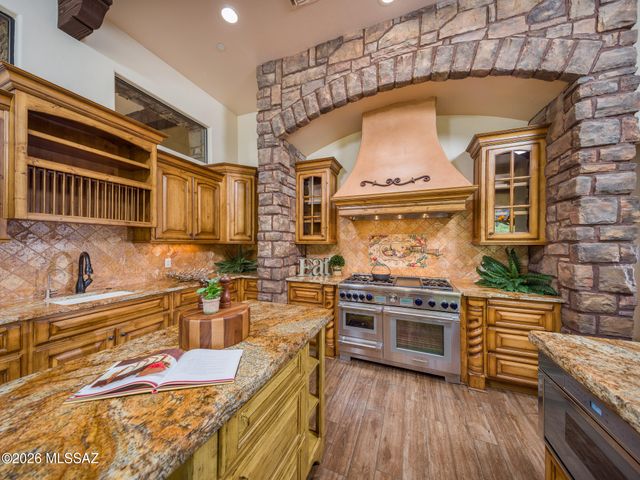 14225 N Rocking Ridge Court, Marana, AZ 85658