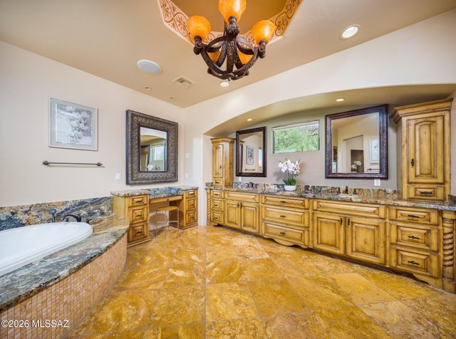 14225 N Rocking Ridge Court, Marana, AZ 85658