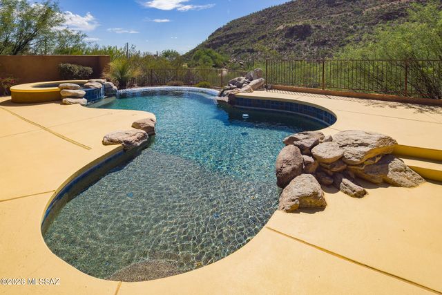 14225 N Rocking Ridge Court, Marana, AZ 85658