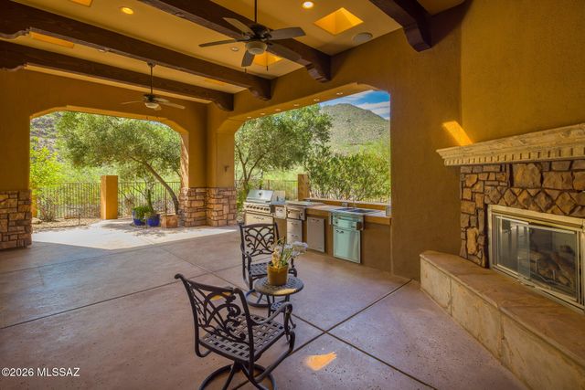 14225 N Rocking Ridge Court, Marana, AZ 85658