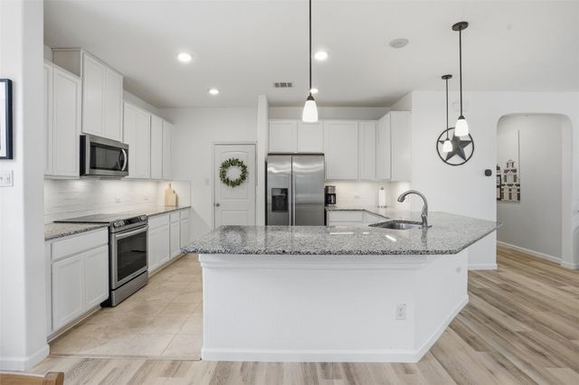 425 Conchillos DR, Georgetown, TX 78626