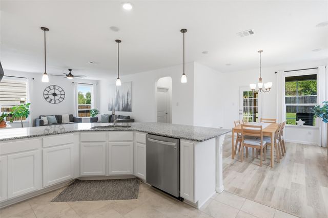 425 Conchillos DR, Georgetown, TX 78626
