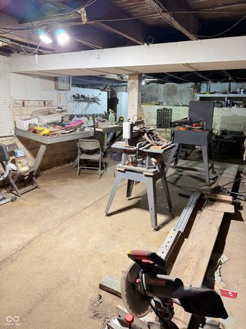 305 6th Street, Oolitic, IN 47451