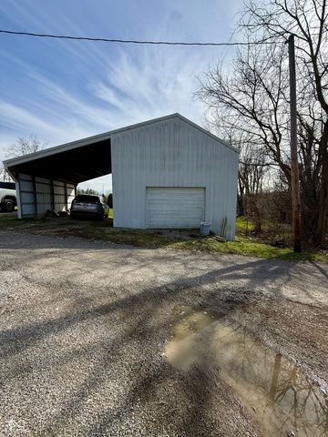 305 6th Street, Oolitic, IN 47451