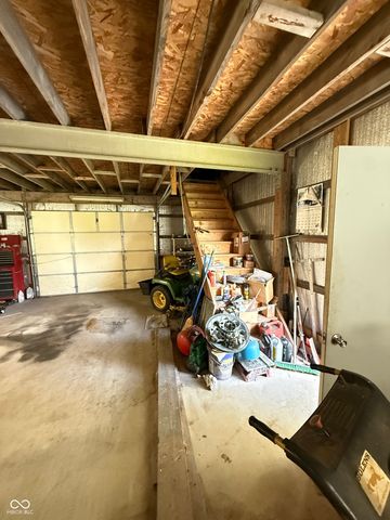 305 6th Street, Oolitic, IN 47451