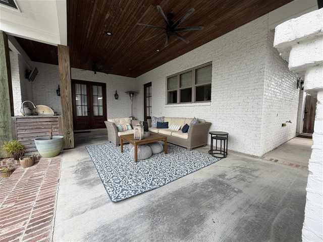 2006 Barbe St Street, Lake Charles, LA 70601