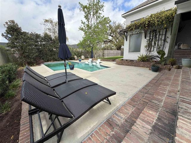 2006 Barbe St Street, Lake Charles, LA 70601