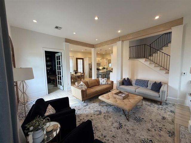 2006 Barbe St Street, Lake Charles, LA 70601