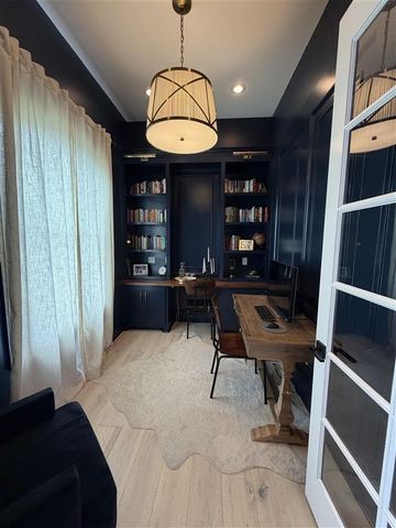 2006 Barbe St Street, Lake Charles, LA 70601