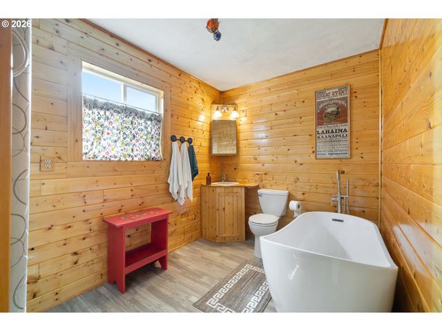 160 Ne 20TH Ave, Rockaway Beach, OR 97136