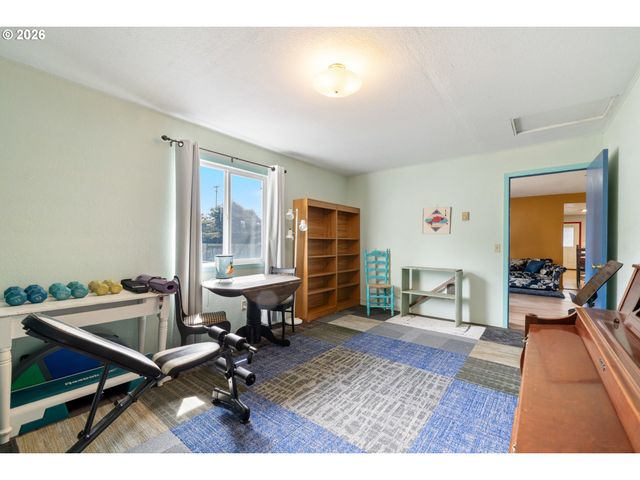 160 Ne 20TH Ave, Rockaway Beach, OR 97136