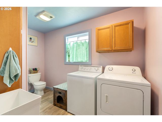 160 Ne 20TH Ave, Rockaway Beach, OR 97136