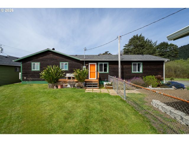 160 Ne 20TH Ave, Rockaway Beach, OR 97136